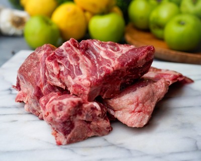 Свинина на кости охлаждённая 1 кг - купить в Арышхазде